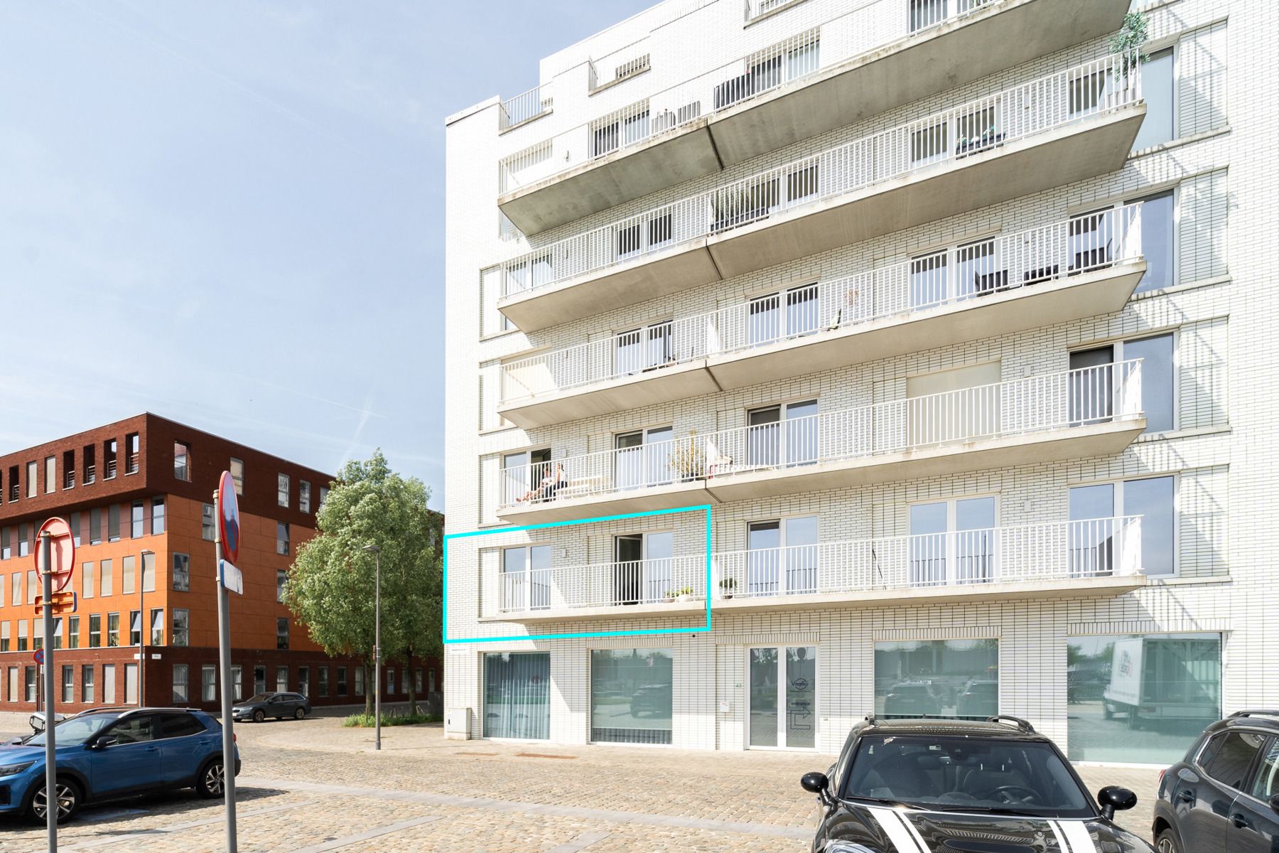 Instapklaar 1slpk appartement aan Kempisch Dok met terras foto 11