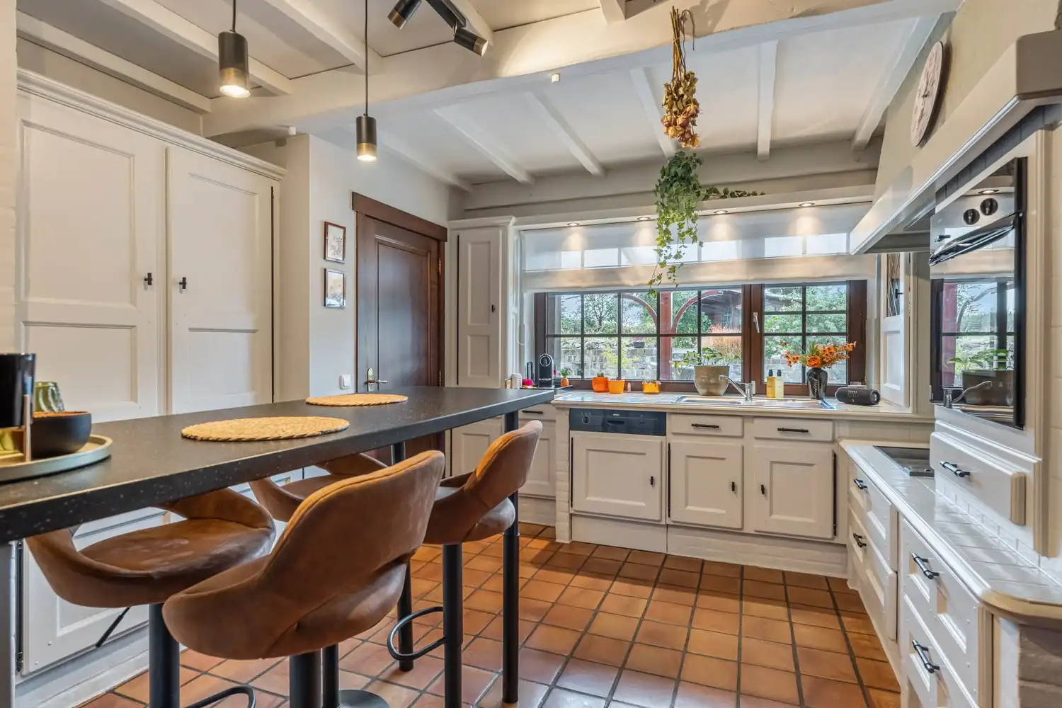 Ruime en instapklare woning op een uitzonderlijk groen perceel van 25a 29ca foto 8
