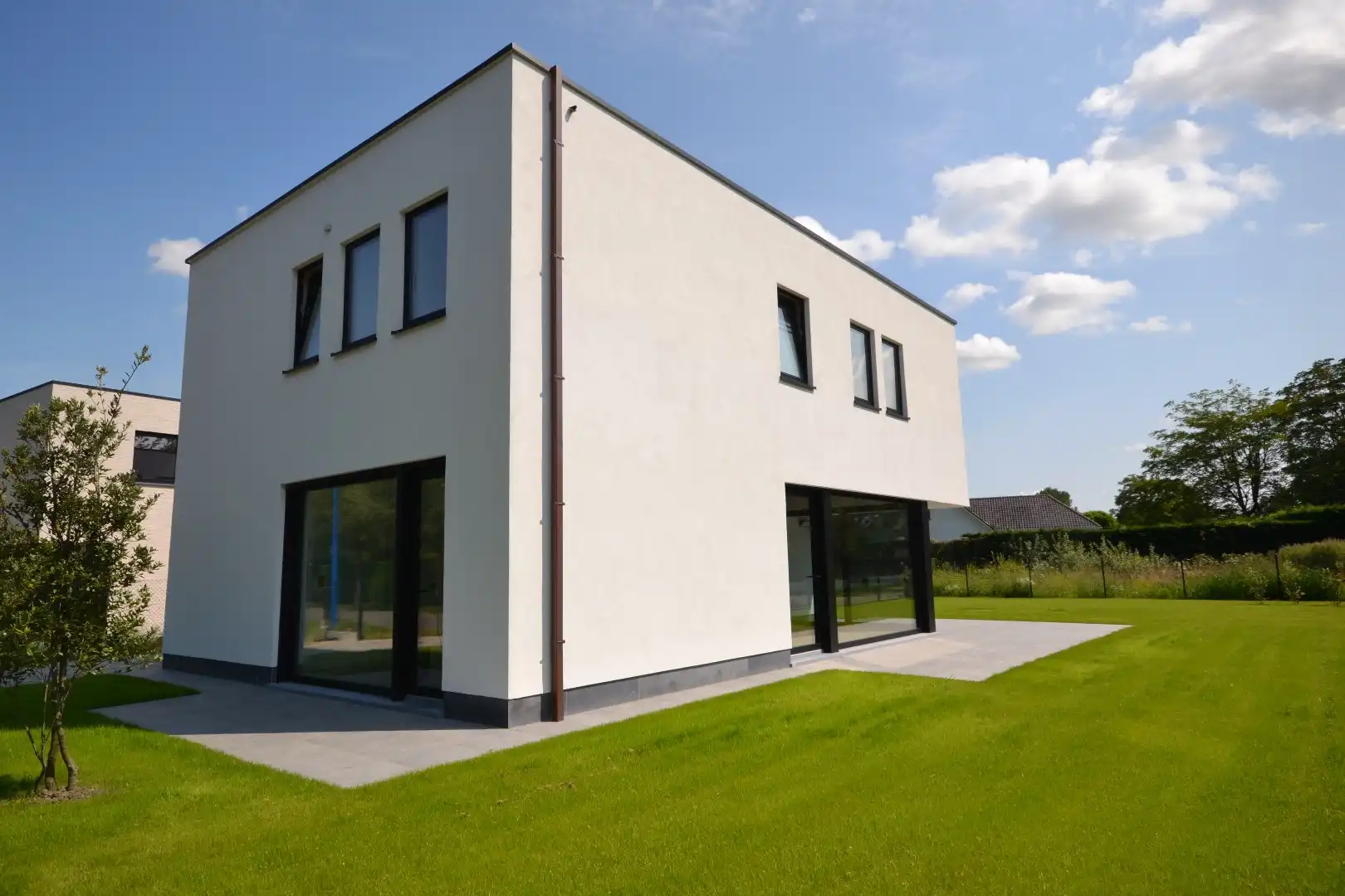 Exclusieve instapklare nieuwbouw  villa (Label A+) met aangelegde tuin  te Sint-Idesbald   foto 2