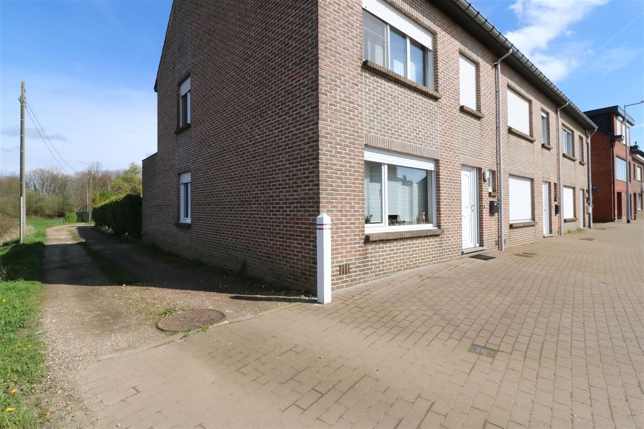 Gunstig gelegen woning met 4 slpk., tuin en garage foto 2