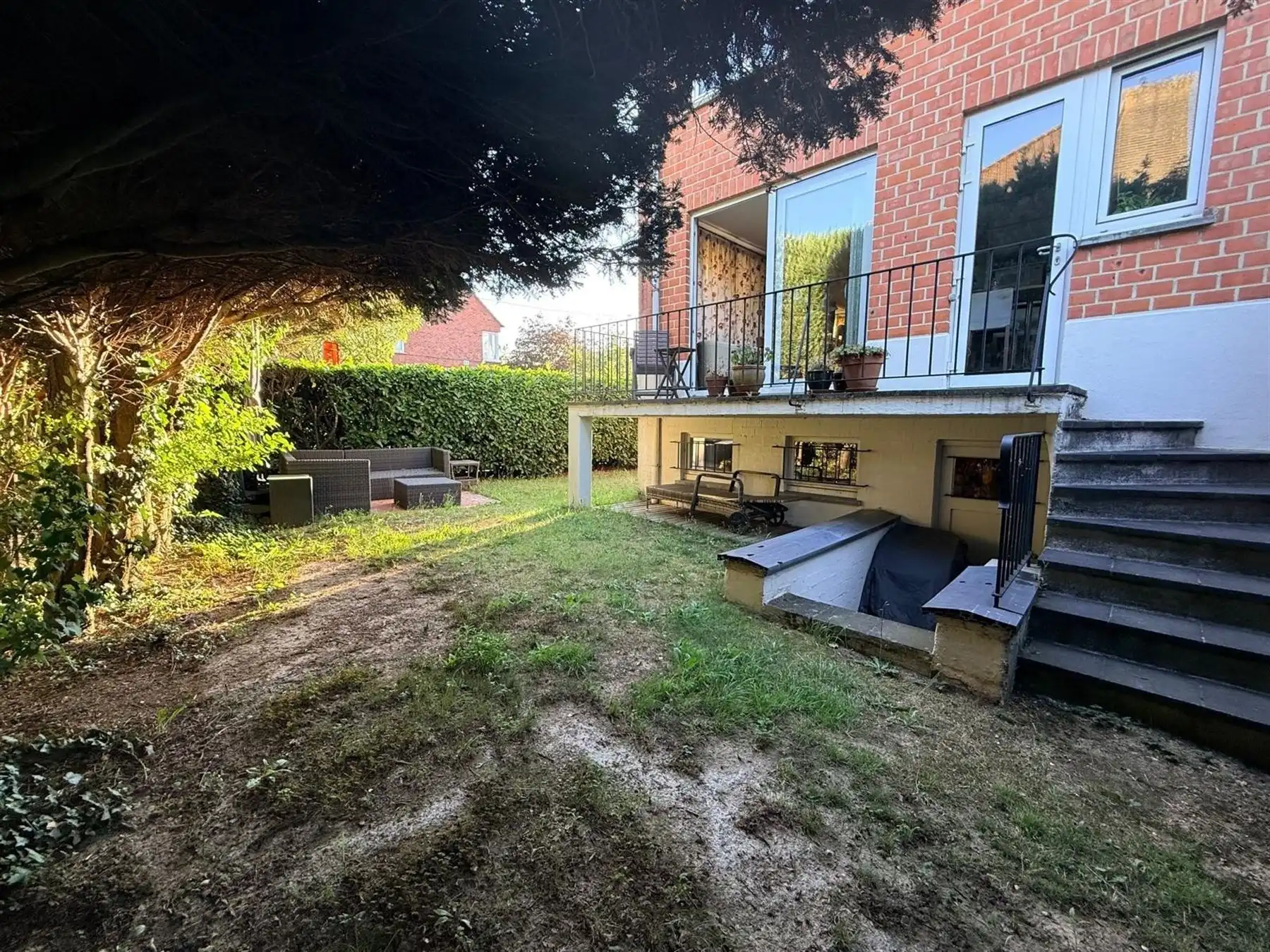 GOEDE GELEGEN 3-GEVELWONING MET TUIN foto 3