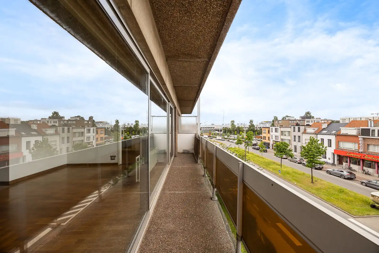 Ruim 3-slaapkamerappartement met renovatiepotentieel! foto 18