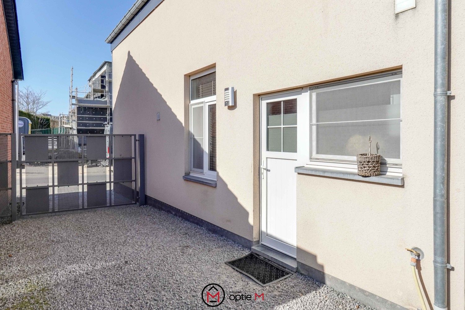 Charmante woning met 4 slaapkamers + weide foto 2