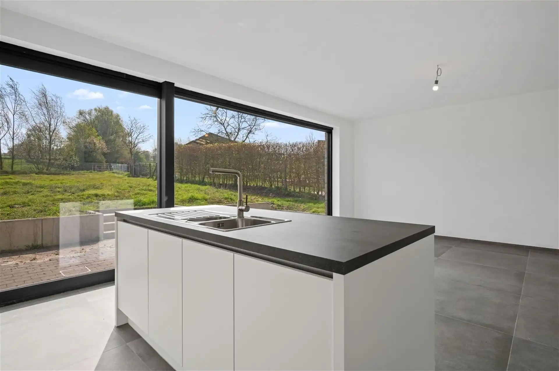 Zeer ruime woning met 4 slpks en tuin foto 13