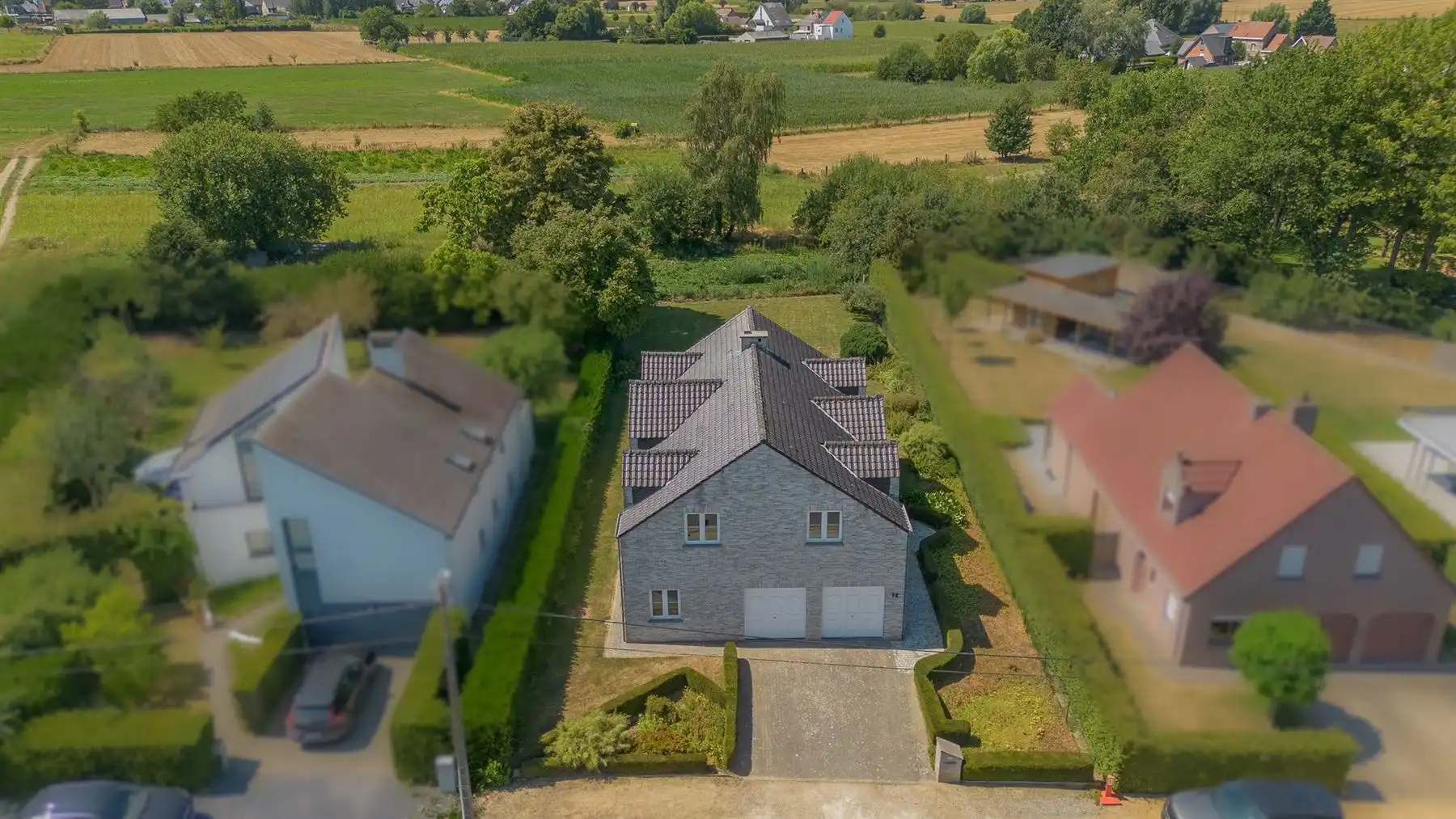 SUPER GELEGEN VILLA OP 9 ARE 16 CA foto {{pictureIndex}}