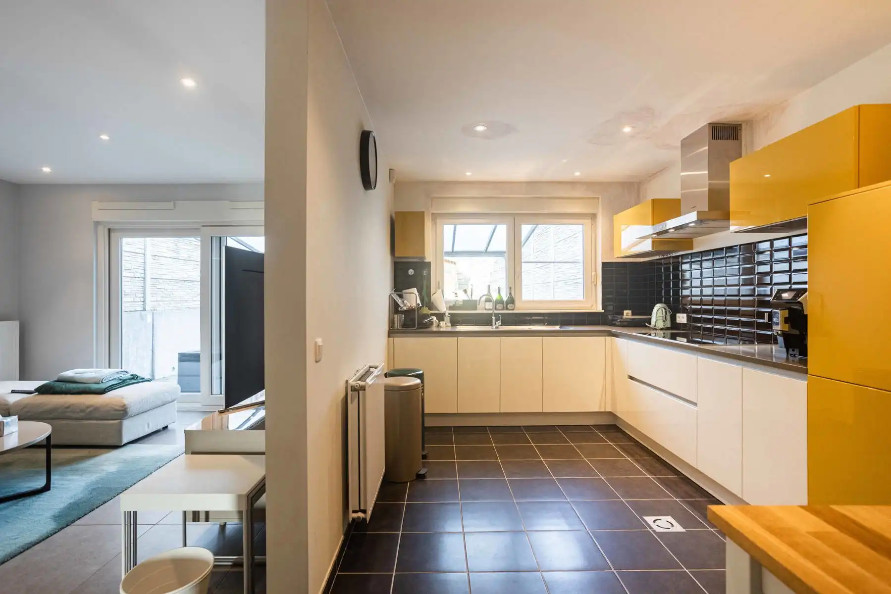 Instapklare recente woning met 5 slaapkamers en 3 badkamers! foto 8