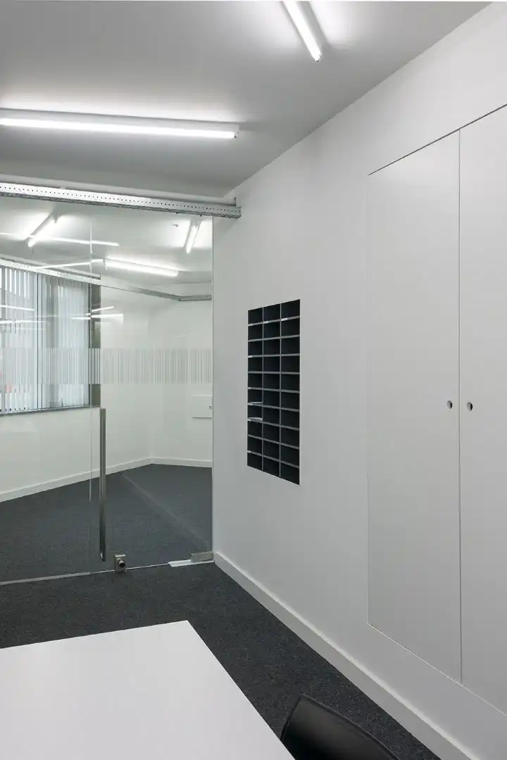 Perfect uitgerust kantoor (22 m²) met parking en alle faciliteiten inclusief, Torhout. foto 13