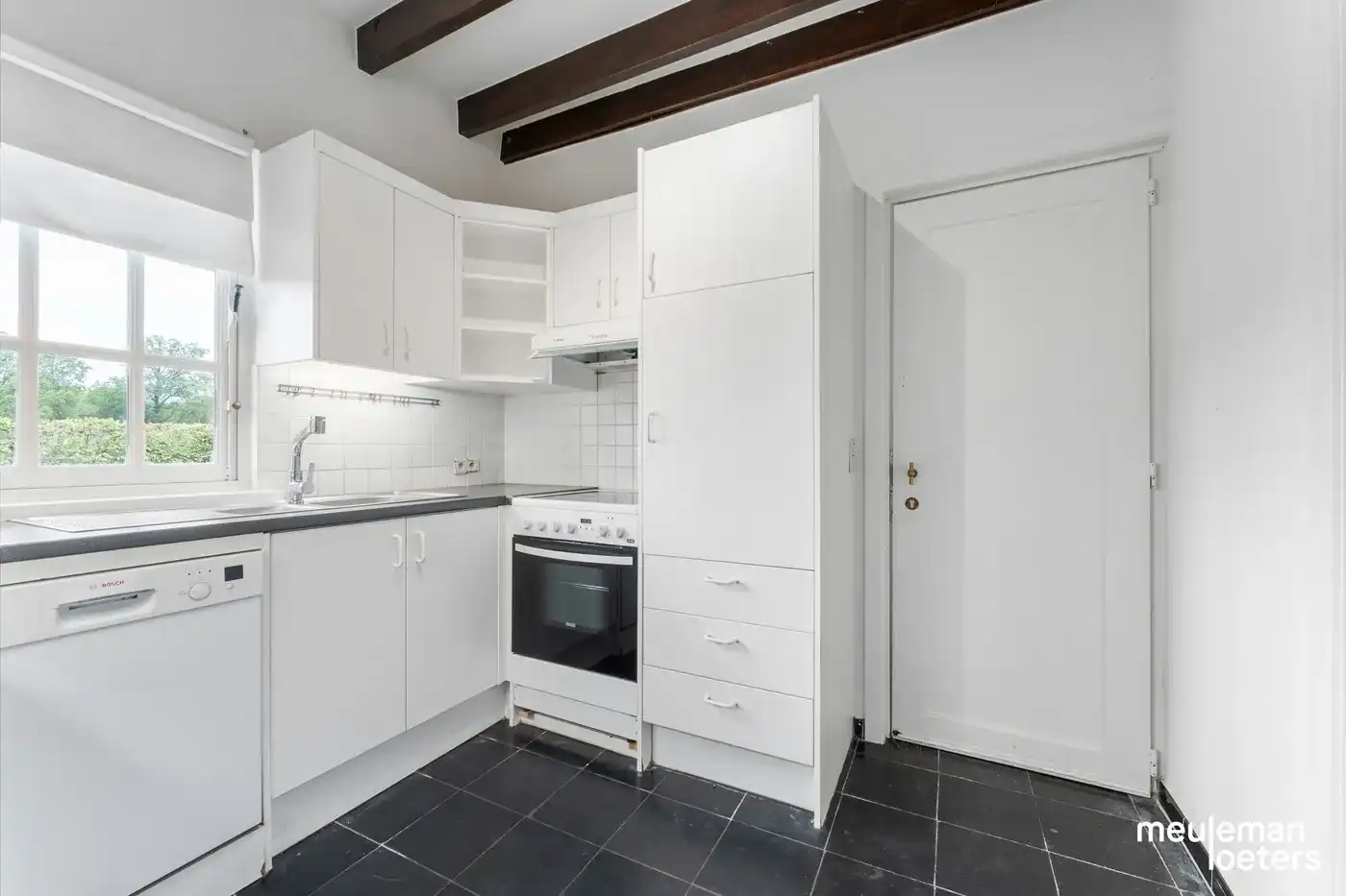 Karaktervolle hoeve met bijgebouw en meer dan 2 ha weiland te Waardamme foto 10
