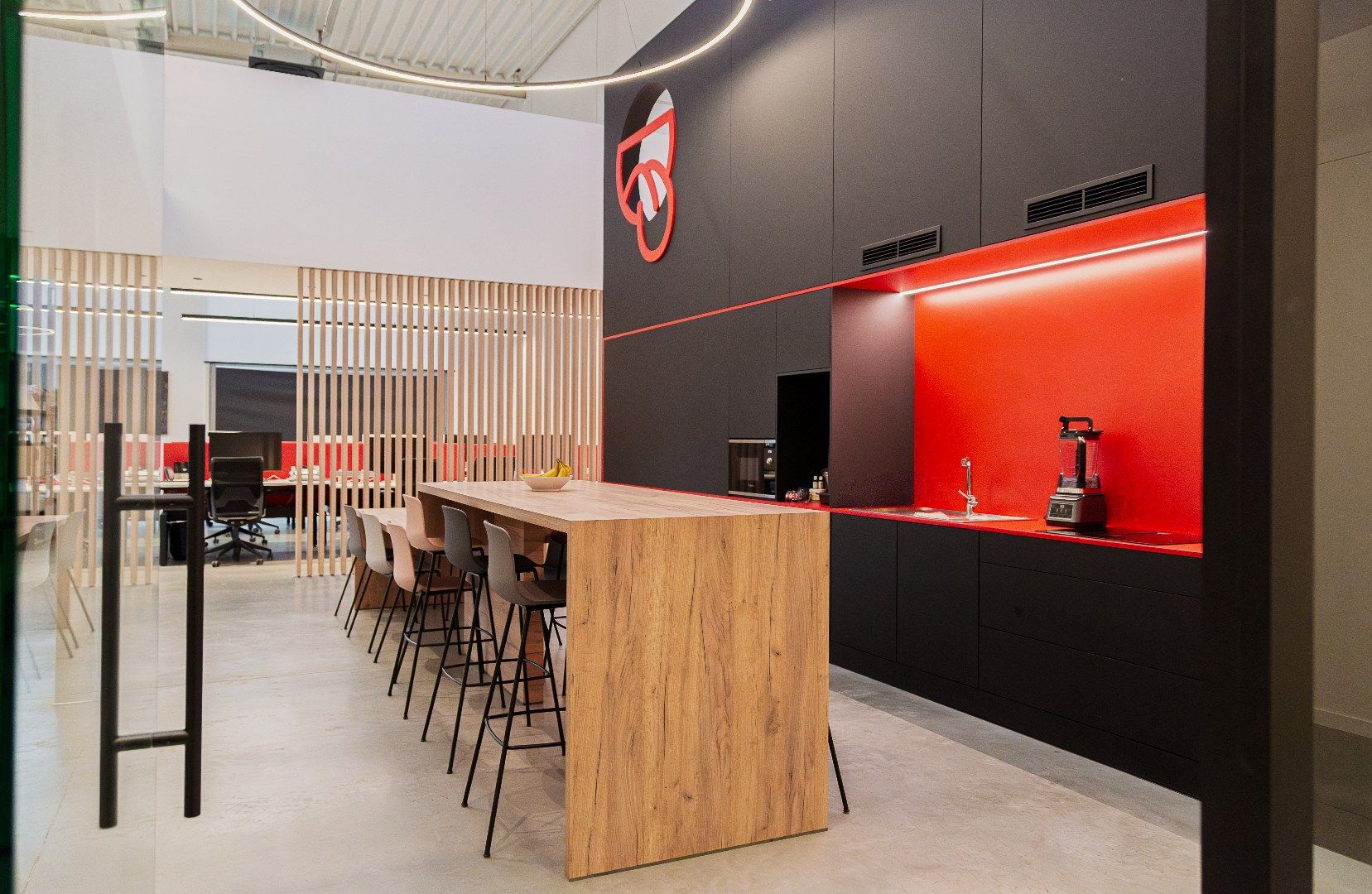 Kantoorgebouw op toplocatie  foto 3