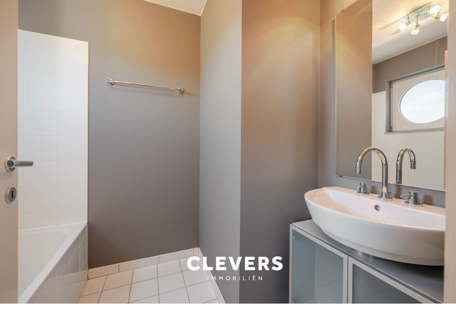 Exclusieve topper zeedijk : 2slpk. appartement + studio. foto 15