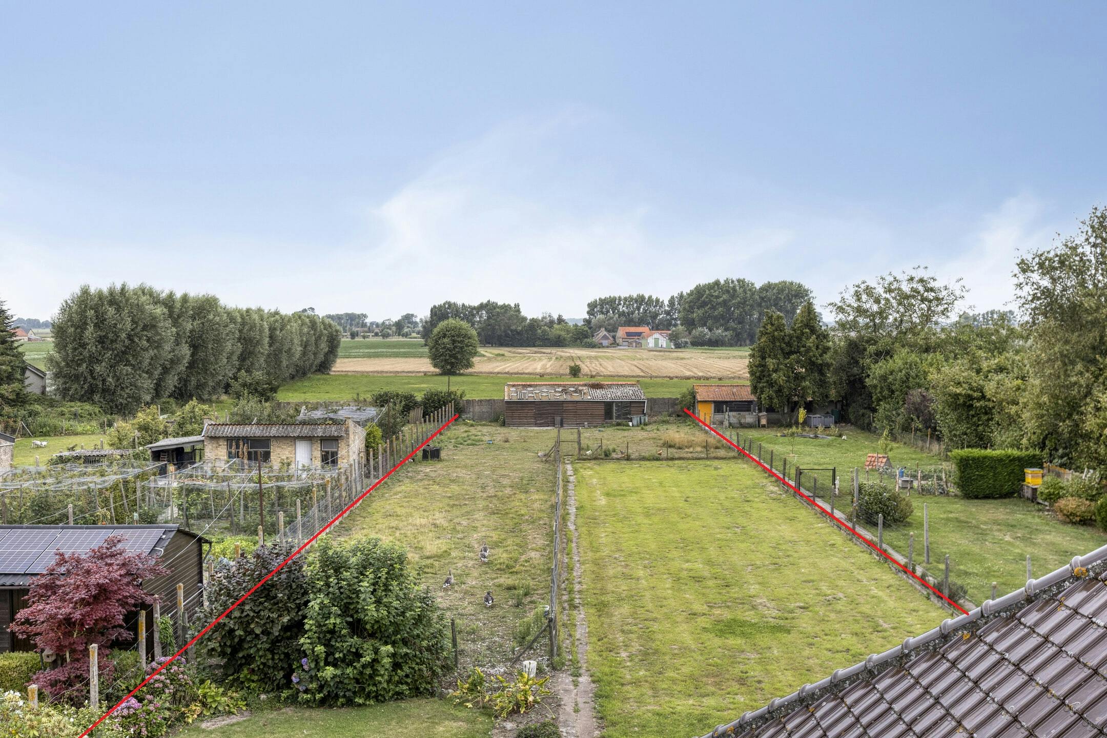 Ruime woning met tuin en garage op 1.845m² te Alveringem. foto 9