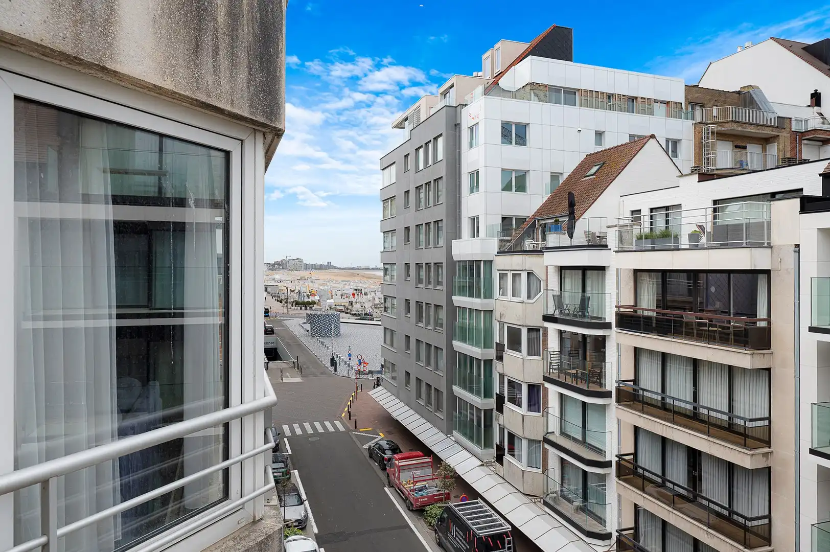 Gerenoveerd appartement met 3 slaapkamers en zijdelings zeezicht. foto 3
