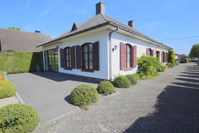Bungalow met ruime zolder foto 4
