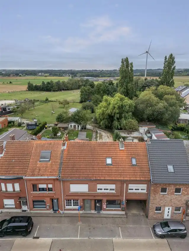Handelswoonst met volledig uitgeruste frituur en appartement foto 33