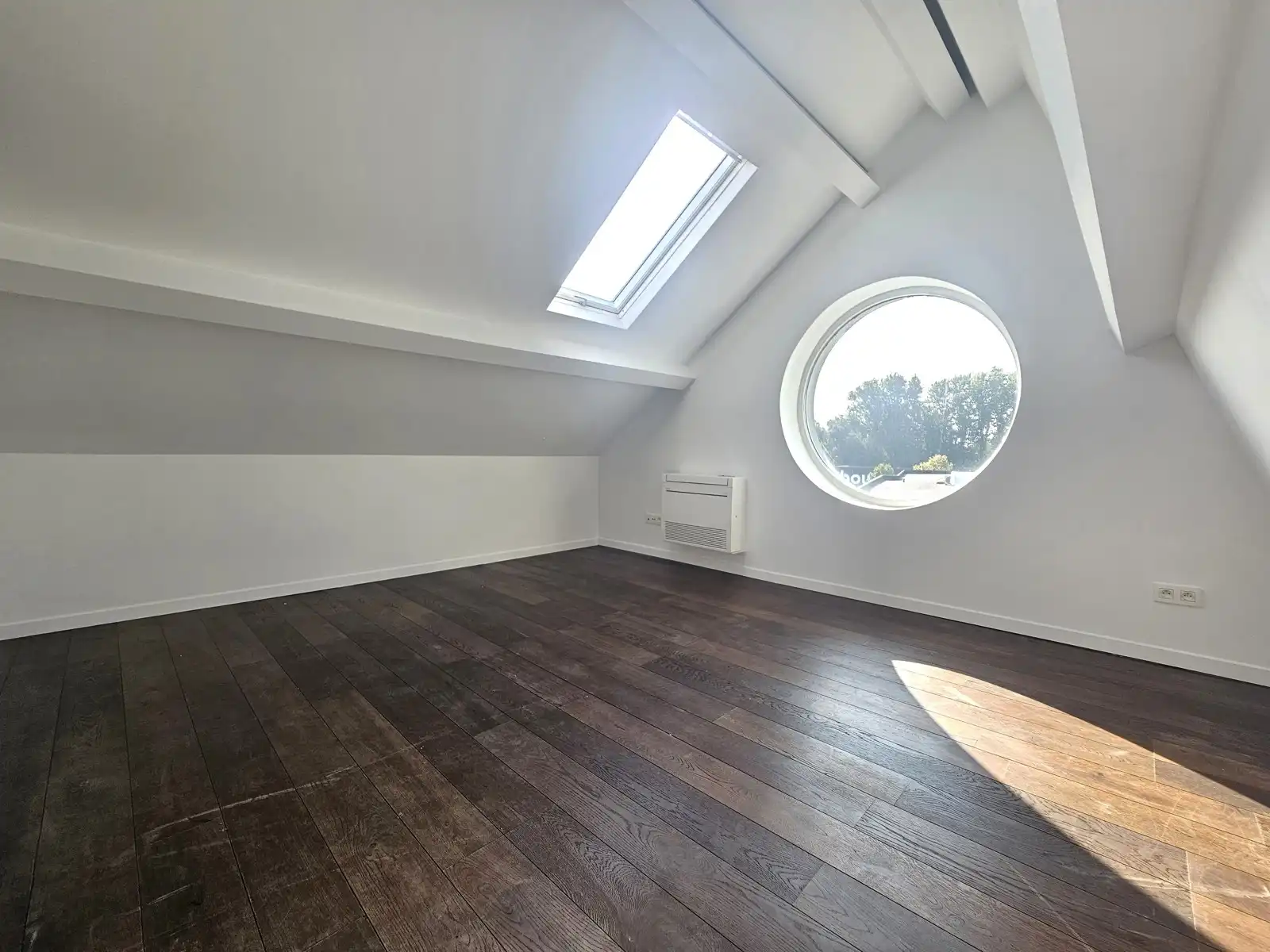 Stijlvolle loft met 2 slaapkamers en terras op centrale ligging foto 17