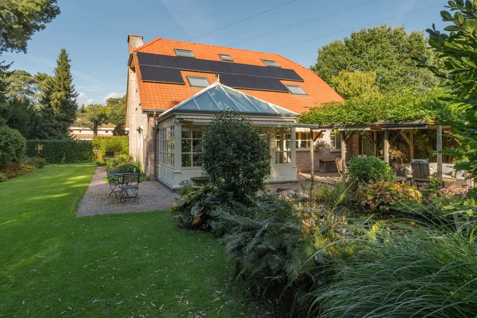 Charmante & sfeervolle, instapklare, energiecorrecte (EPC B) villa-landhuis met 6 slaapkamers, 3 badkamers, bureau én dubbele garage. foto 62
