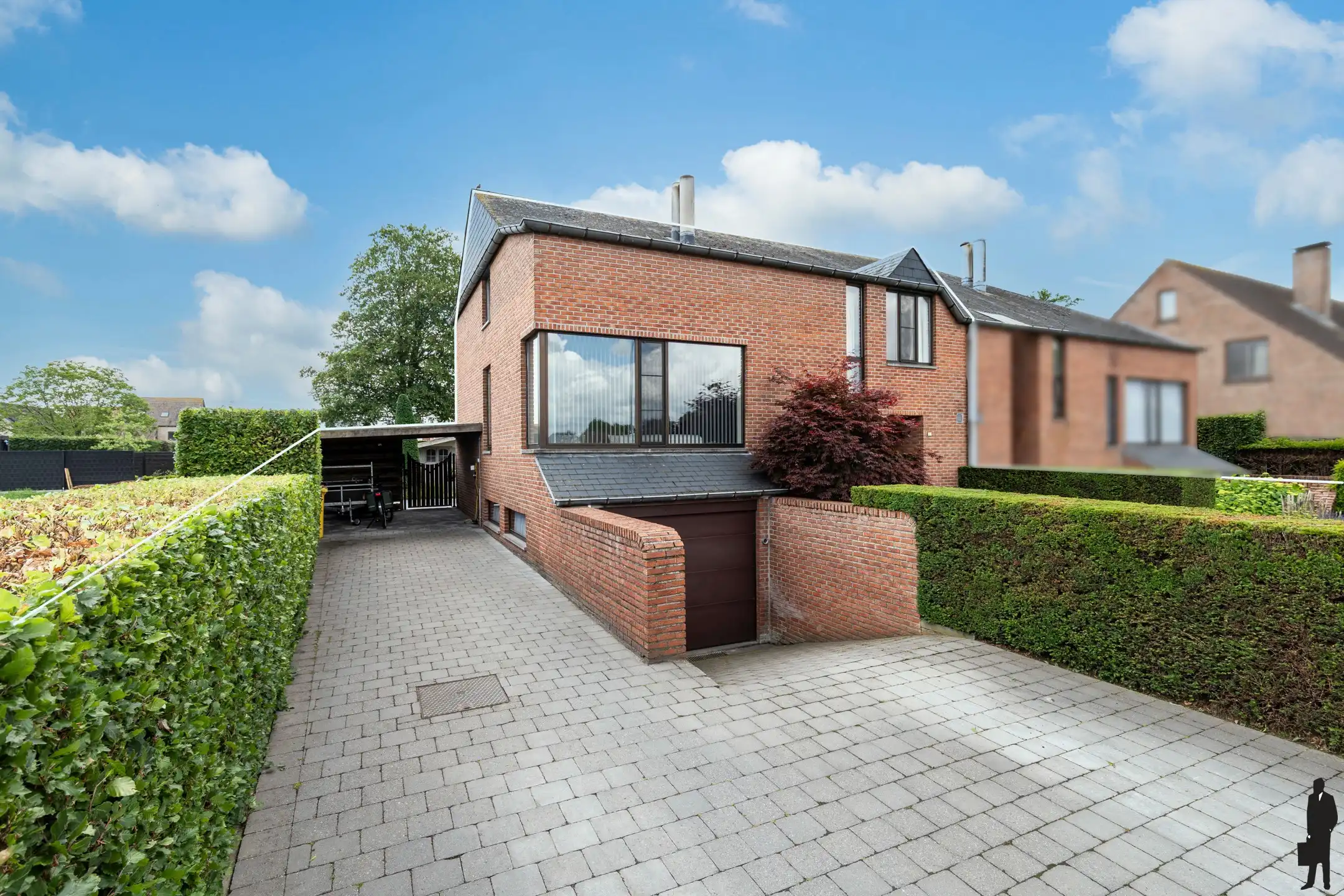 Hoofdfoto van de publicatie: Instapklare woning met ruime tuin in Hoogstraten.