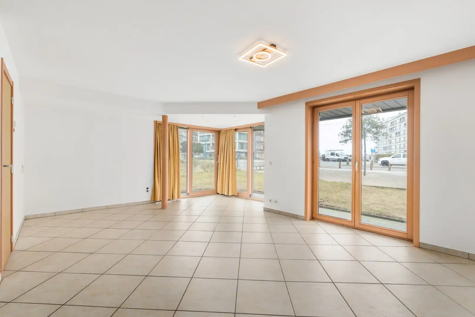 Gelijkvloers appartement met 2 slaapkamers en zeezicht  foto 2