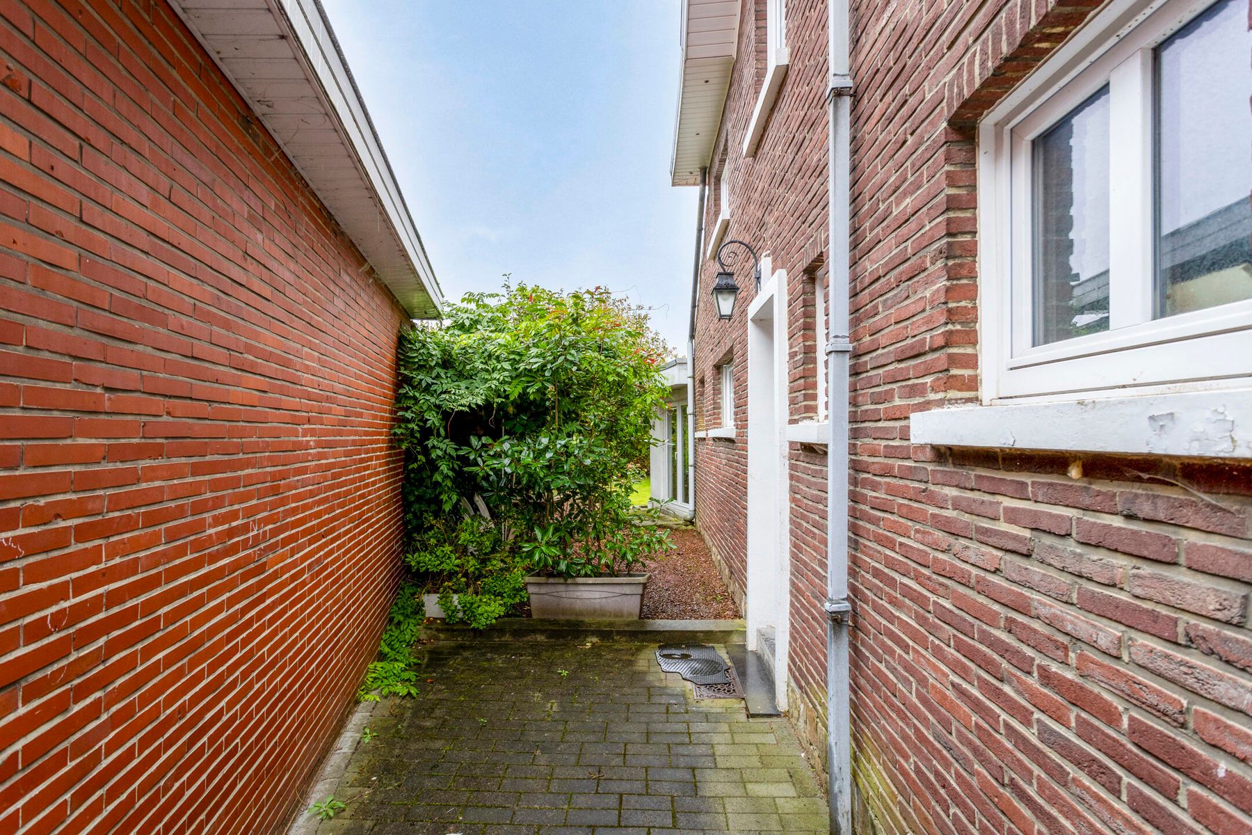 Nabij centrum: goed onderhouden woning met 3 slaapkamers foto 3