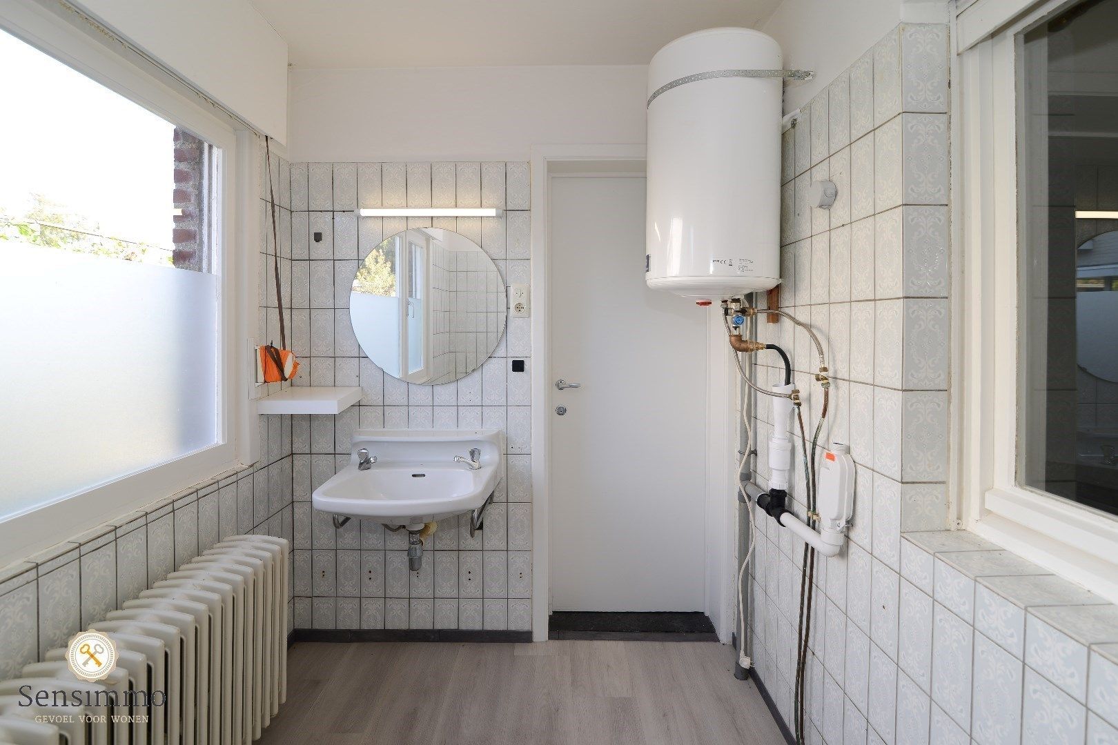 Ruime halfopen 235m² woning op 7a45ca perceel te Genk foto 11