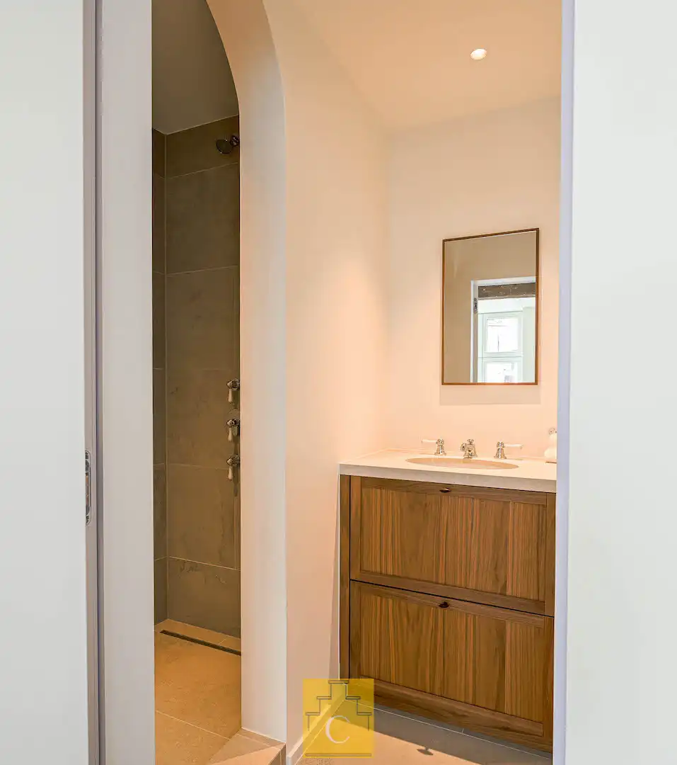 pas gerenoveerd diephuis op iconisch stadsplein, een meesterwerk van historiek en hedendaagse luxe foto 27