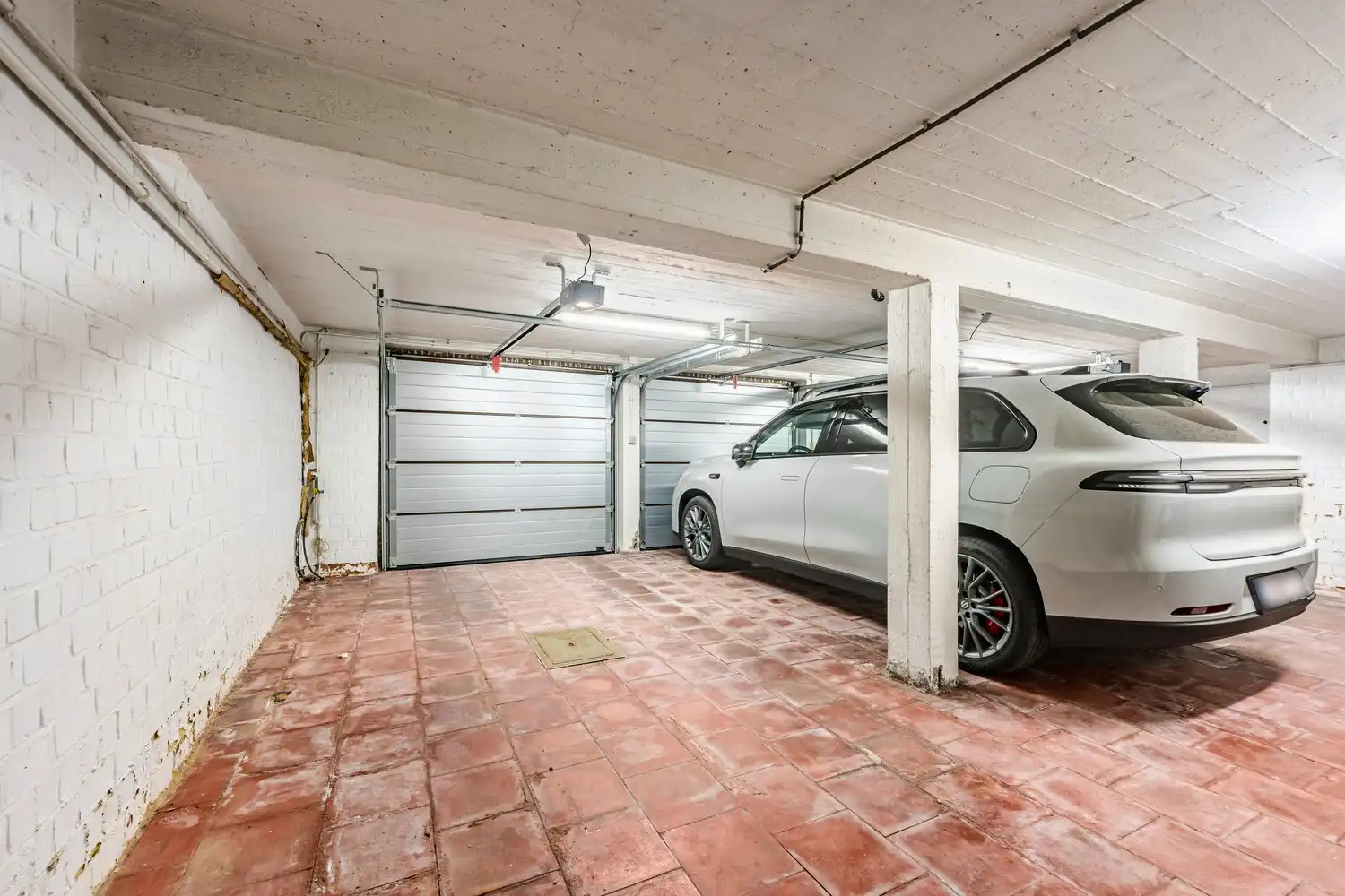 Appartement met 2 slaapkamers, garage, terras en kelder op centrale ligging foto 16
