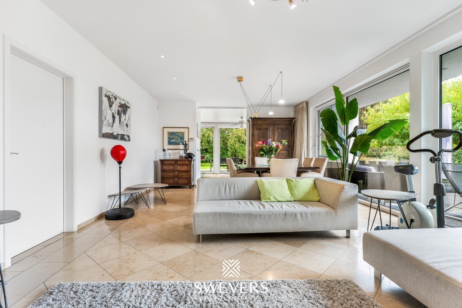 Architecturale villa met praktijkruimtes op 25a 88ca foto 3