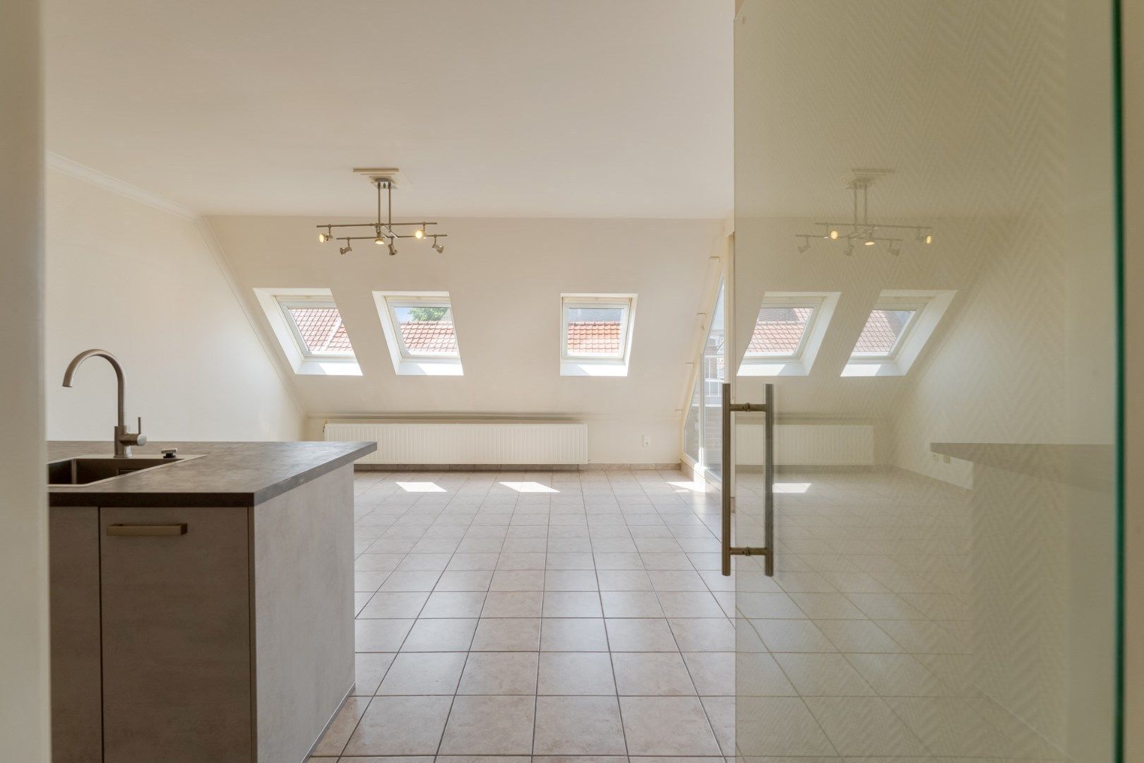 Goed verzorgd en gezellig duplex-appartement in het centrum met 2 slaapkamers, bureelruimte, terras foto 8