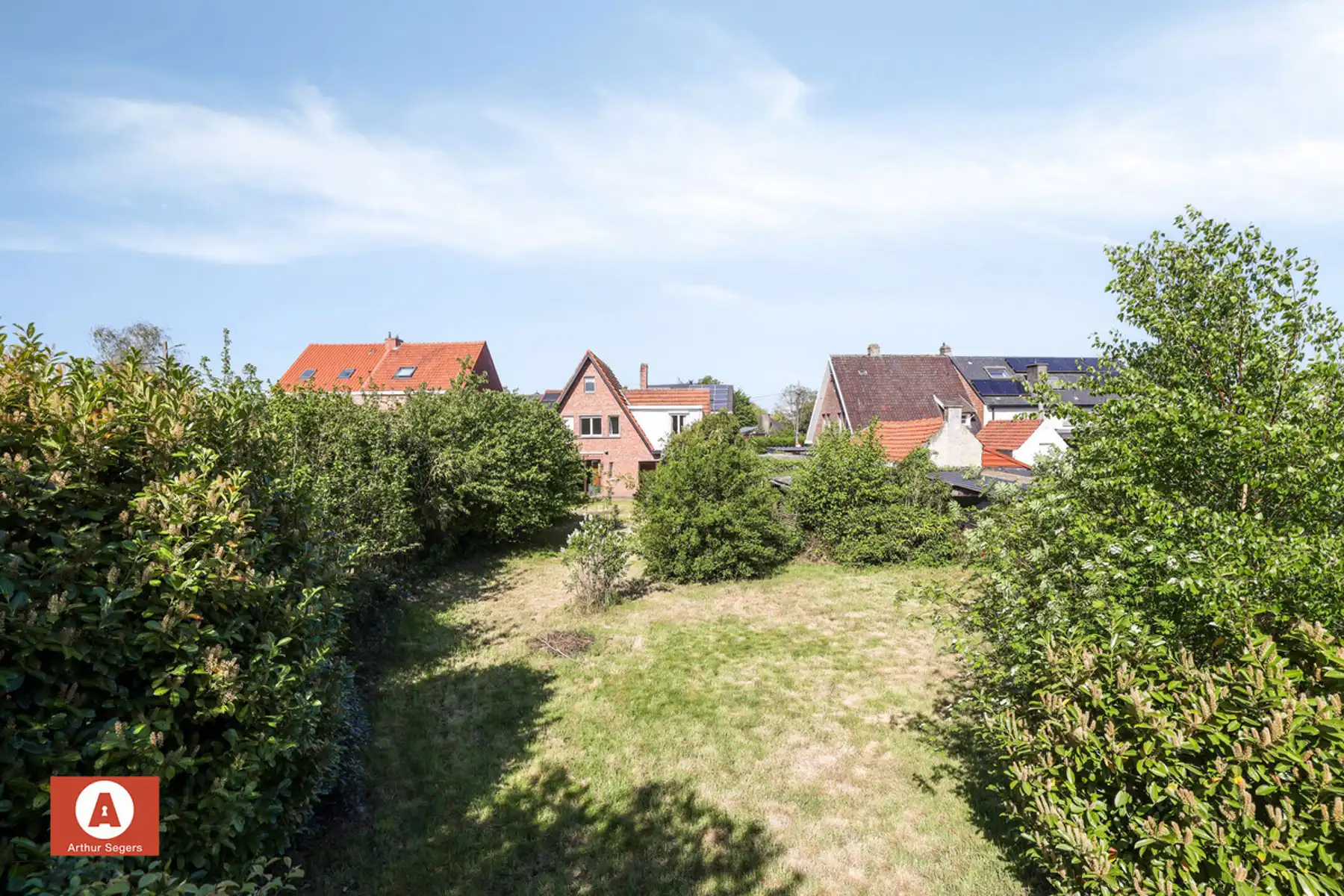 Te renoveren open bebouwing met 4 slaapkamers op toplocatie foto 28