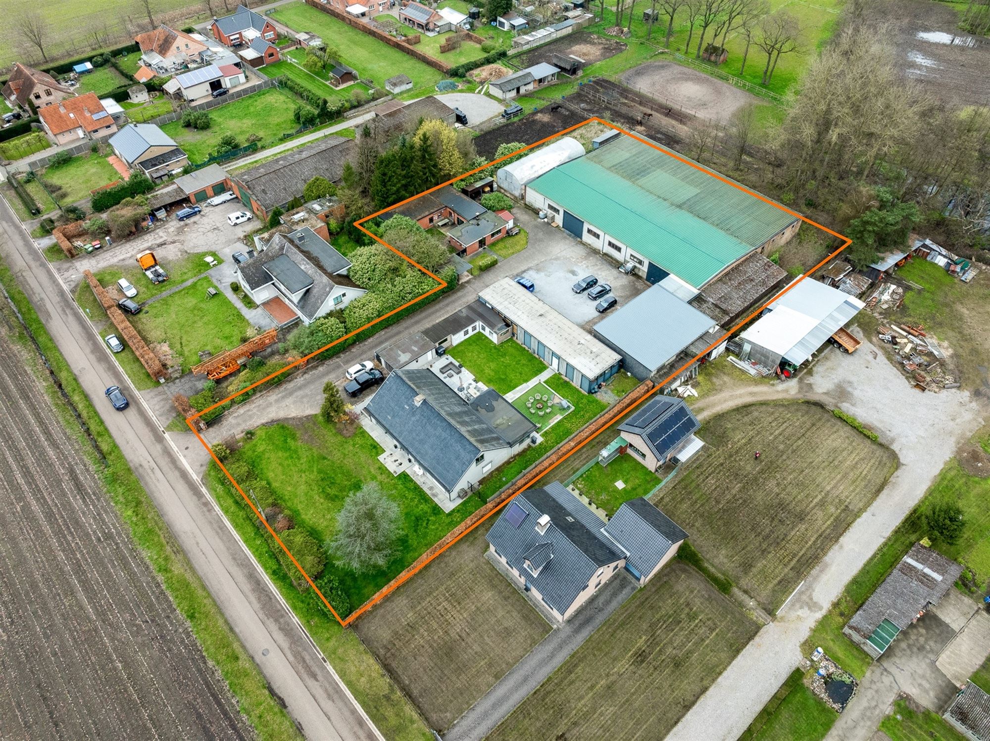 KNAP GERENOVEERDE WONING MET BIJHORENDE GARAGE, WERKHUIS, RUIM MAGAZIJN EN APART VERHUURDE EXTRA WONING OP EEN PERCEEL VAN 59A79 TE LEOPOLDSBURG foto 26