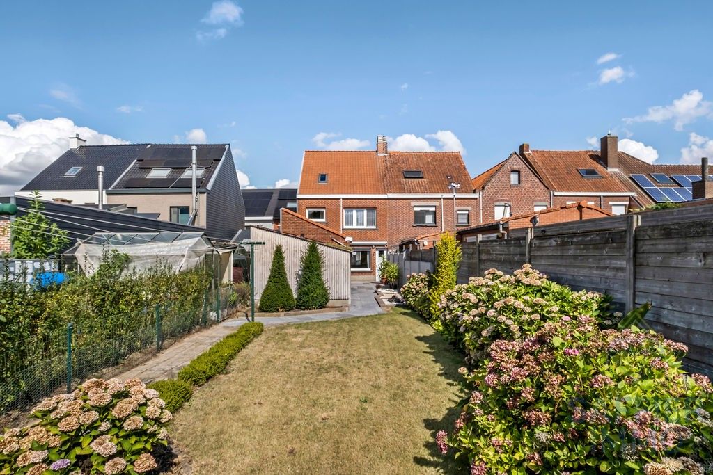 Ruime woning met tuin en uitweg in het hart van Ingelmunster foto 7