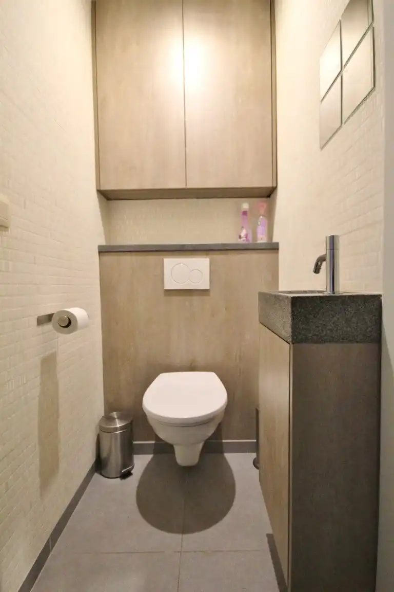 Zeer ruime woning net buiten het stadscentrum! foto 11