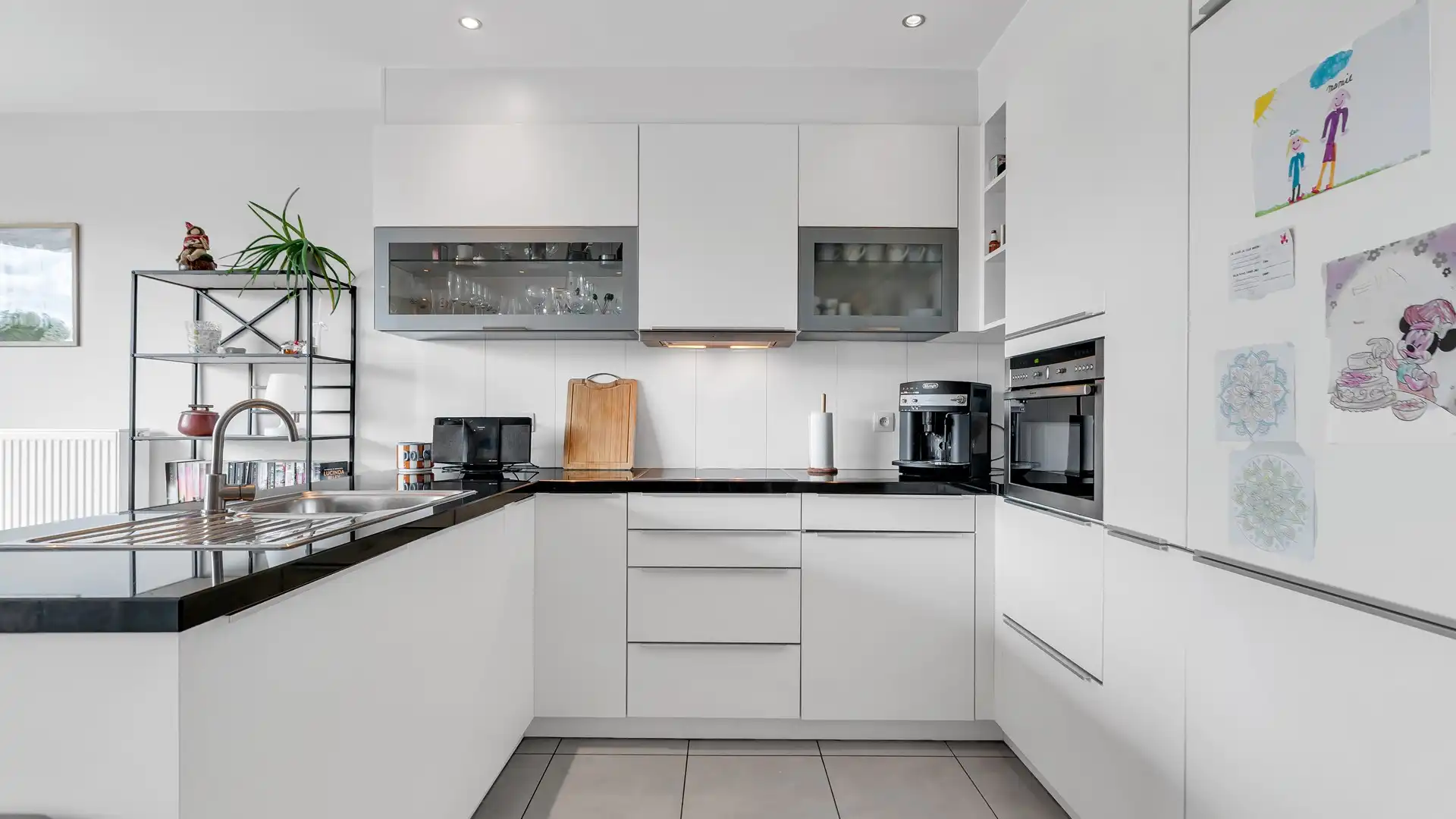 Lichtrijk, energiezuinig en instapklaar appartement met riant terras foto 7