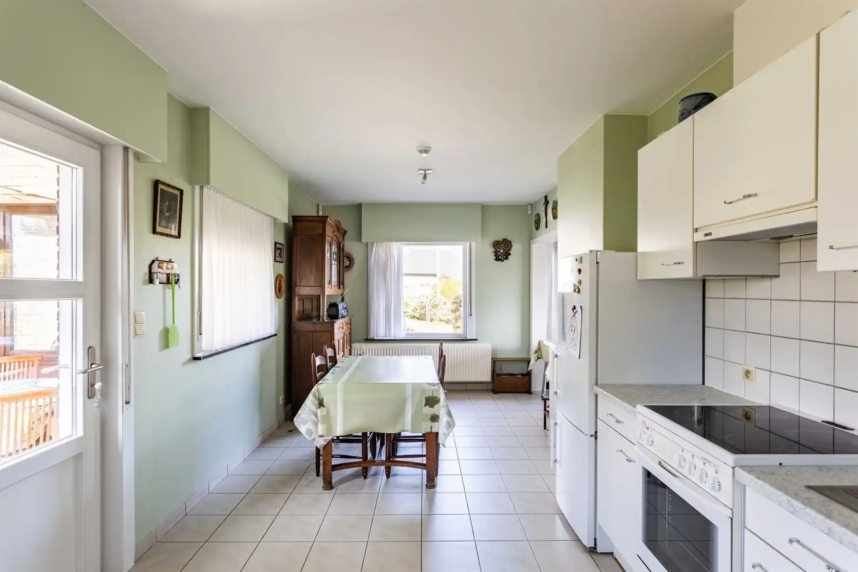 Ruime open bebouwing met zonnige tuin in Bachte-Maria-Leerne.  foto 8