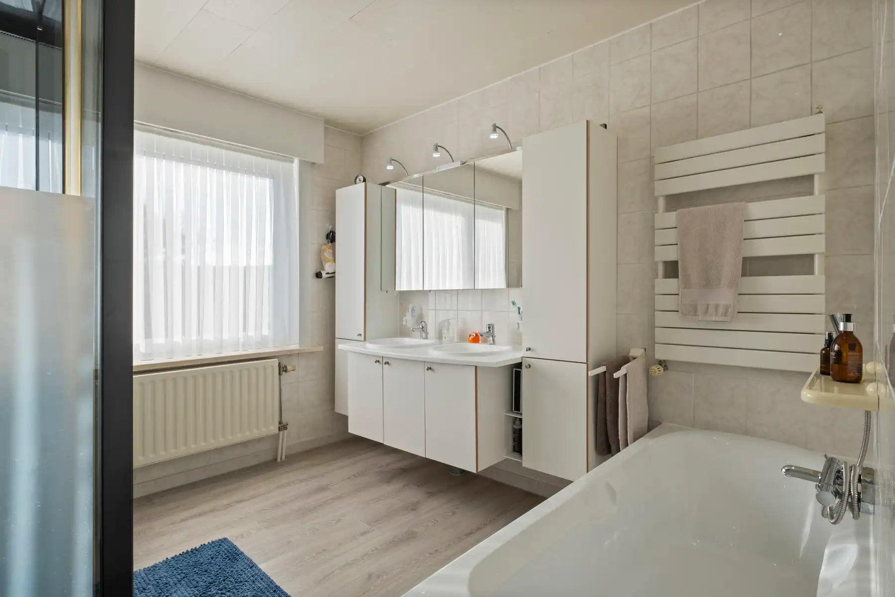 Ruime, verzorgde gezinswoning te Mariakerke (Oostende) foto 9