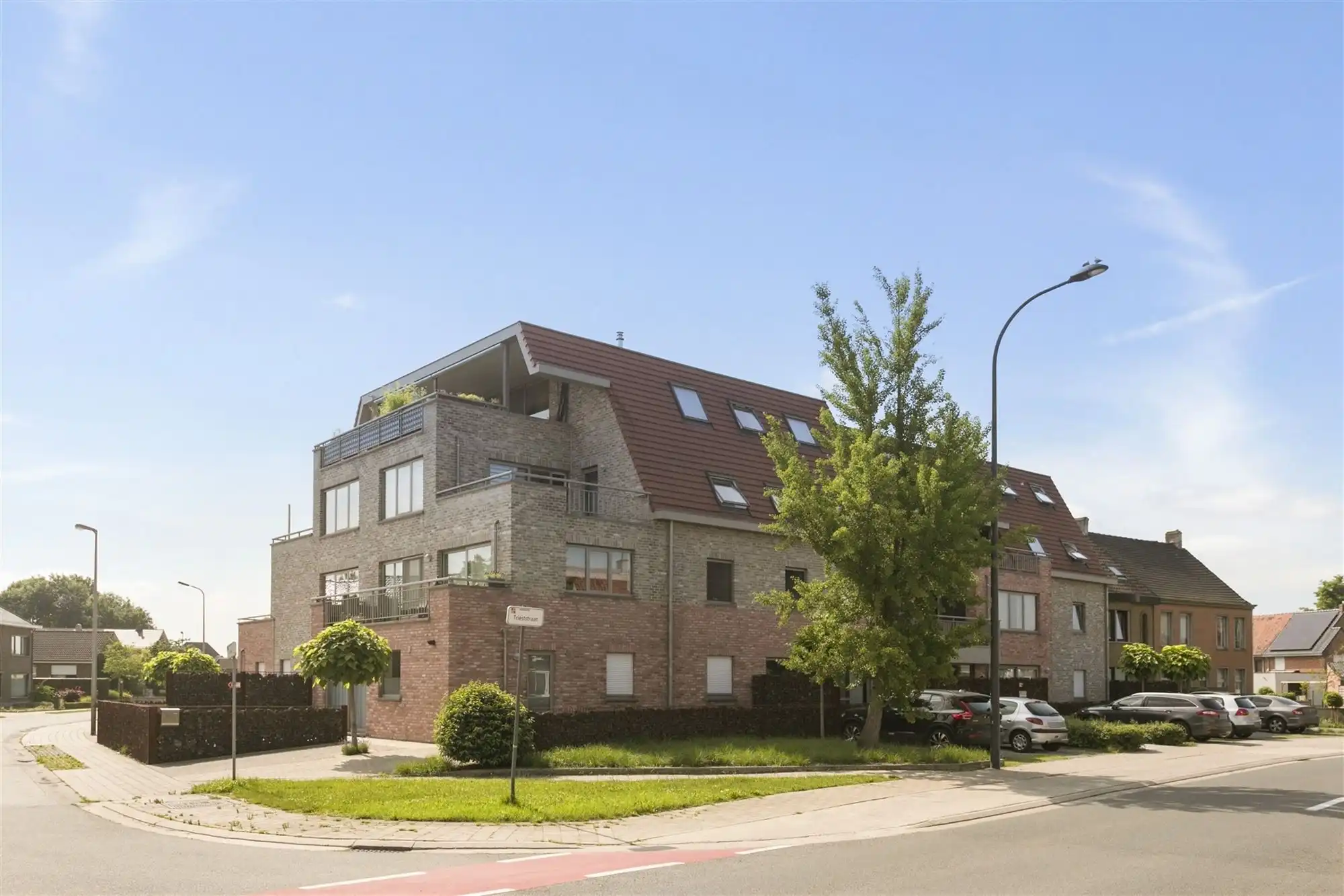 Gelijkvloers appartement met 1 slaapkamer en garage foto 14