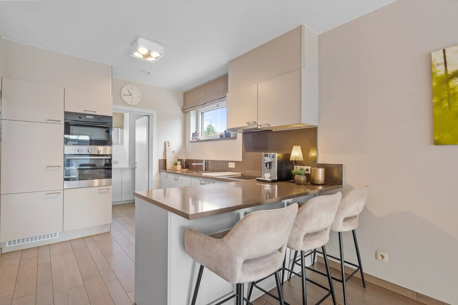 Prachtige moderne halfopen bebouwing, op perceel van 668m², op zeer centrale locatie te Moerzeke (Hamme) foto 9