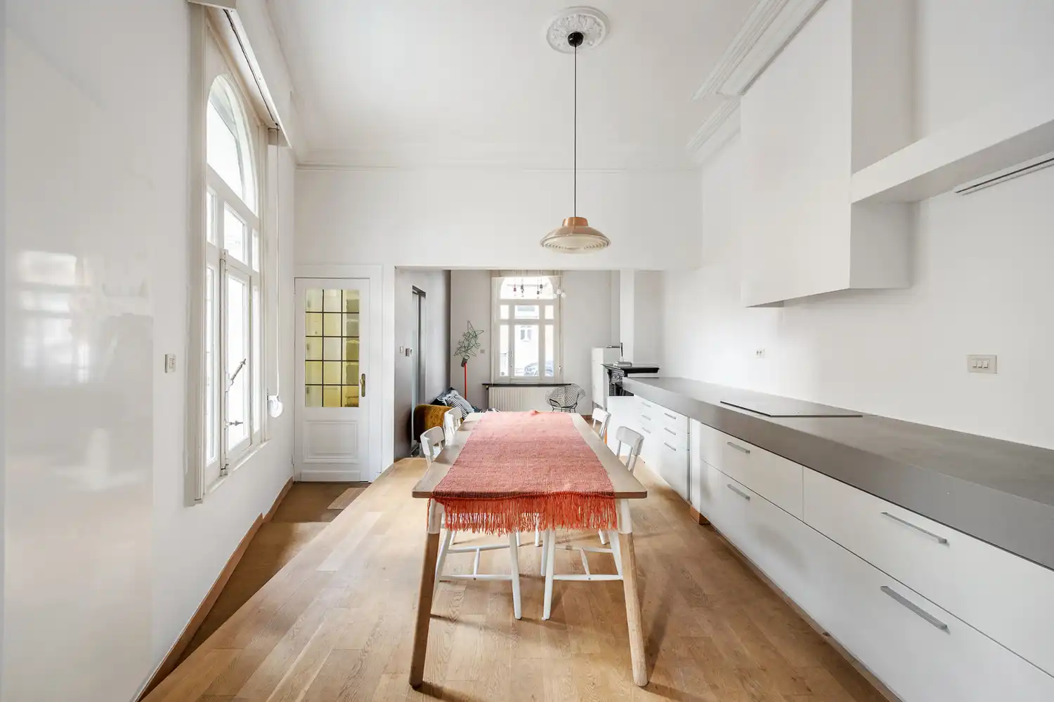 Wonen in een beschermde hoekwoning van Jos Bascourt uit 1894 is wonen in een uniek stuk Zurenborg, zonder renovatieplicht foto 12