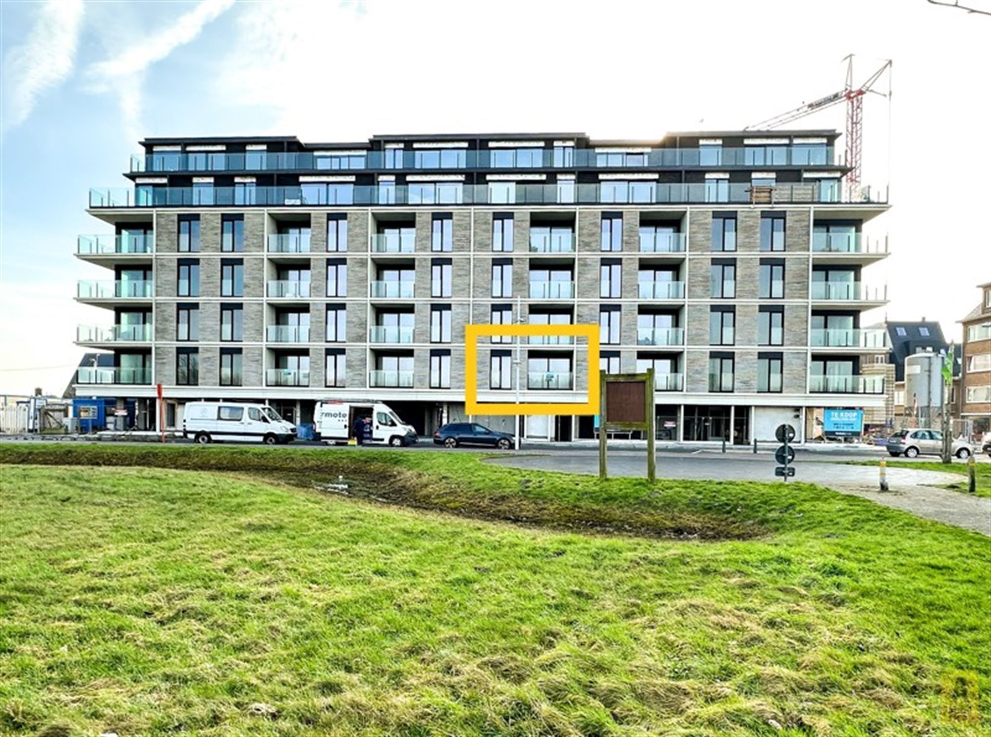 Schitterend appartement met open zicht en parking foto {{pictureIndex}}