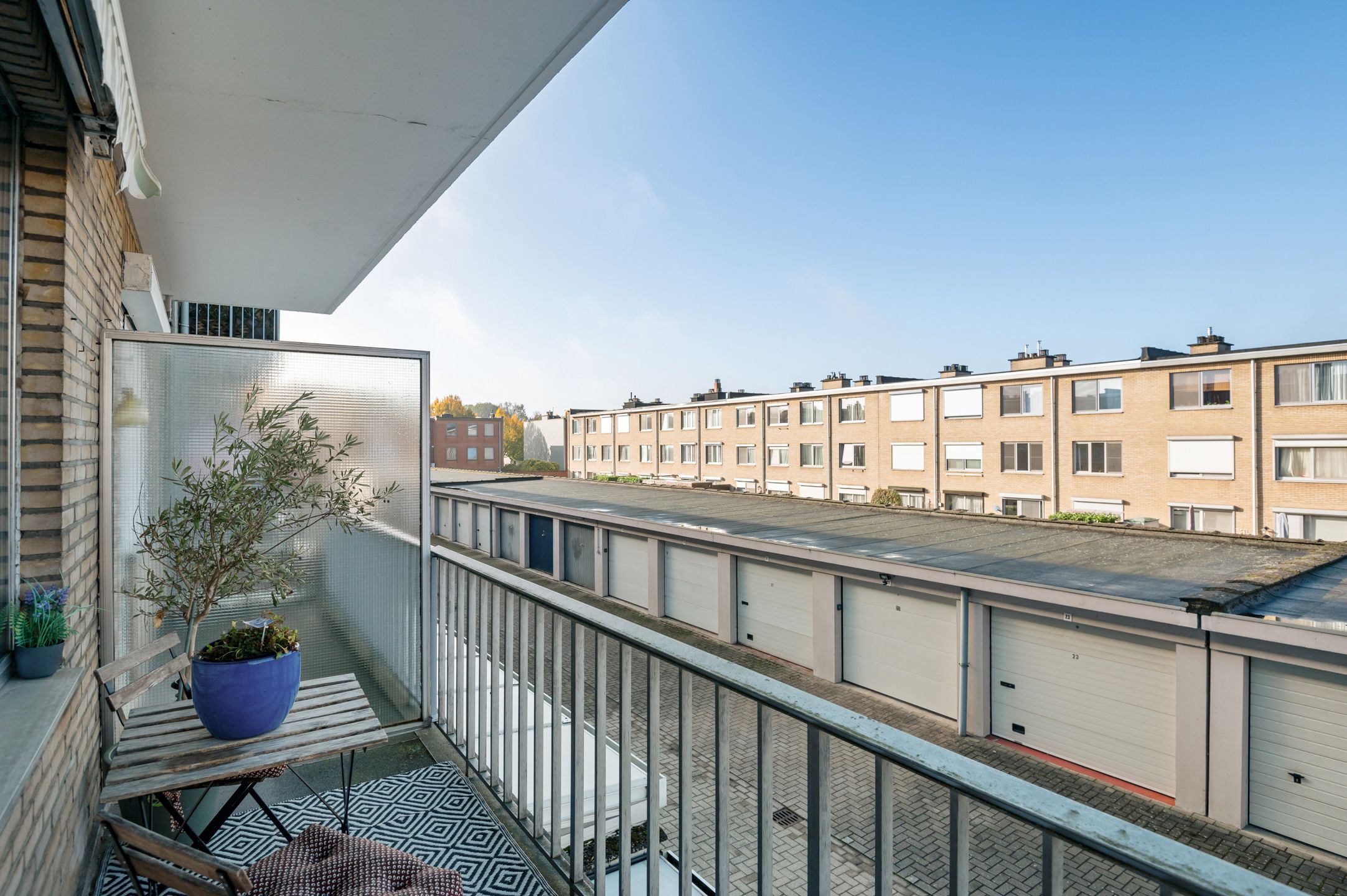 Instapklaar 2-slaapkamerappartement met zonnig terras foto 14