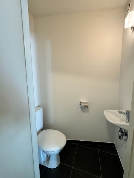 Instapklaar 2 slpk appartement nabij centrum Geel. foto 4