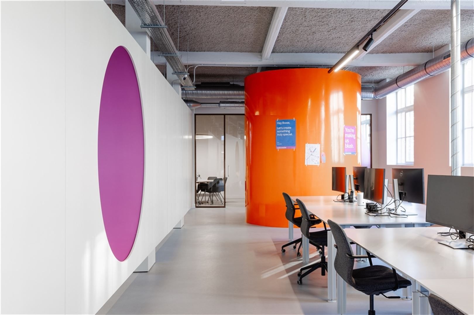 Kantoorgebouw foto 13