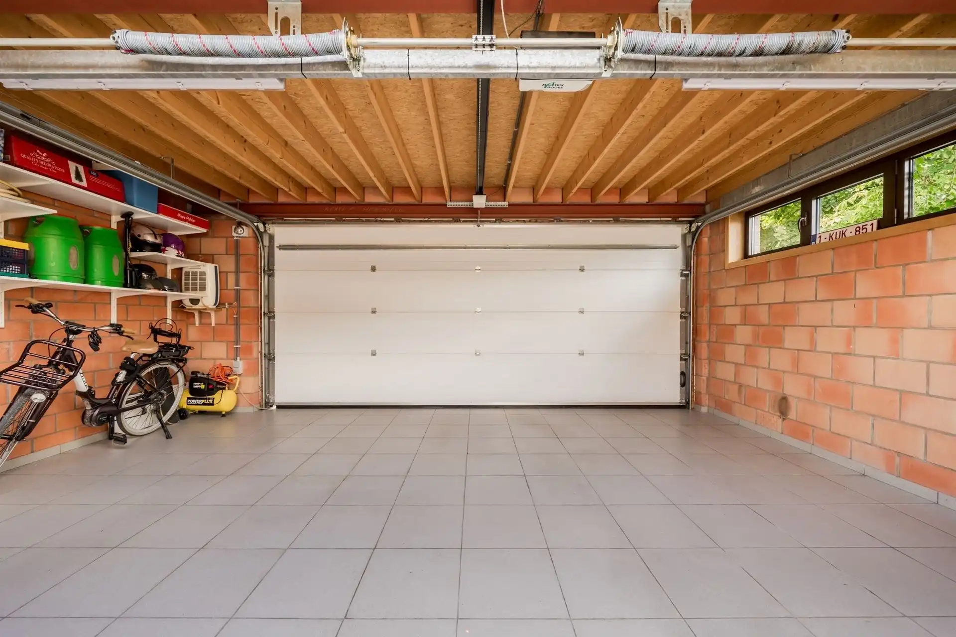 Gerenoveerde woning met 5 slaapkamers, zonnige tuin & dubbele garage in Duffel foto 4