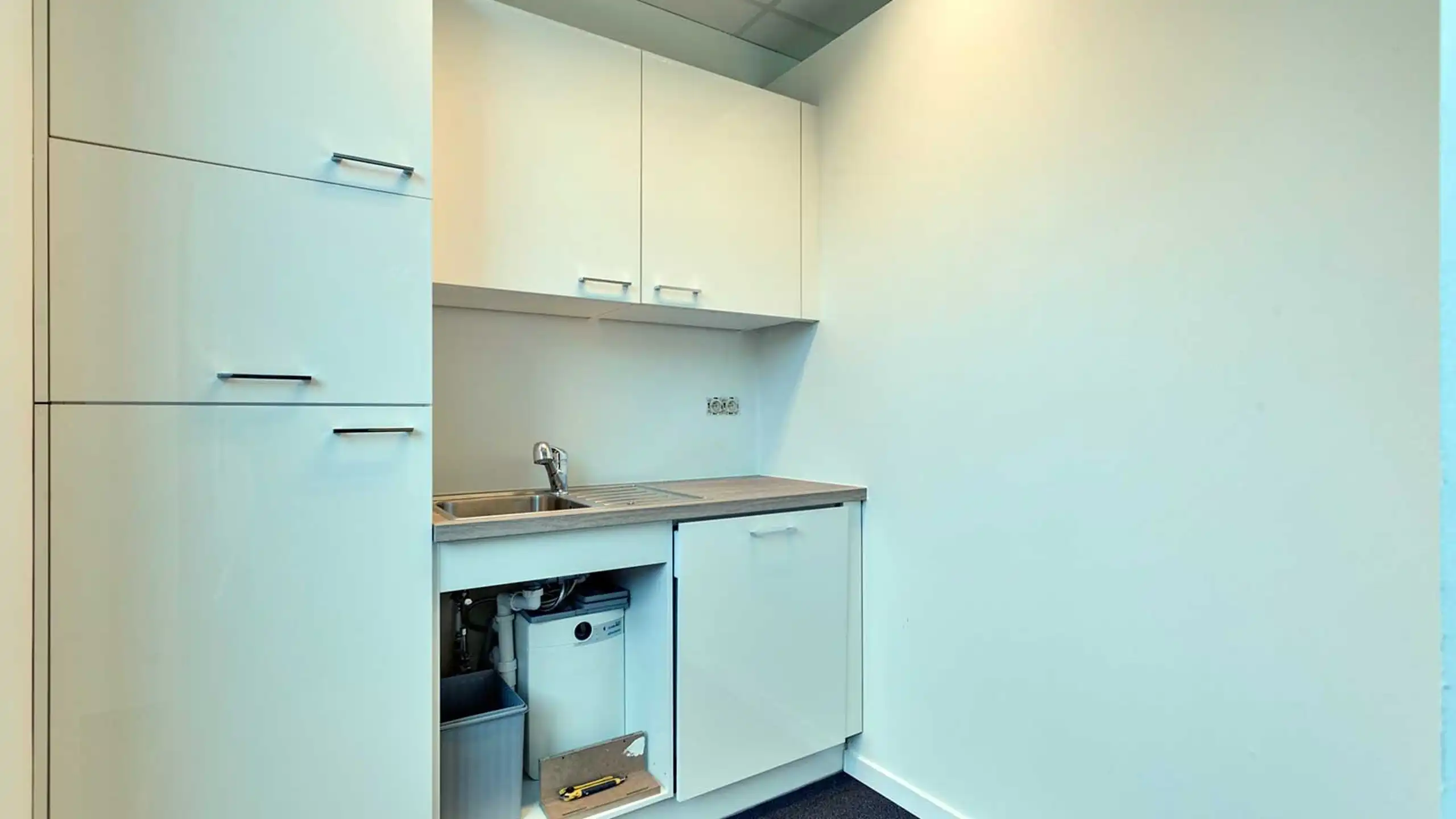 Kantoorruimte te huur van 246 m². foto 8