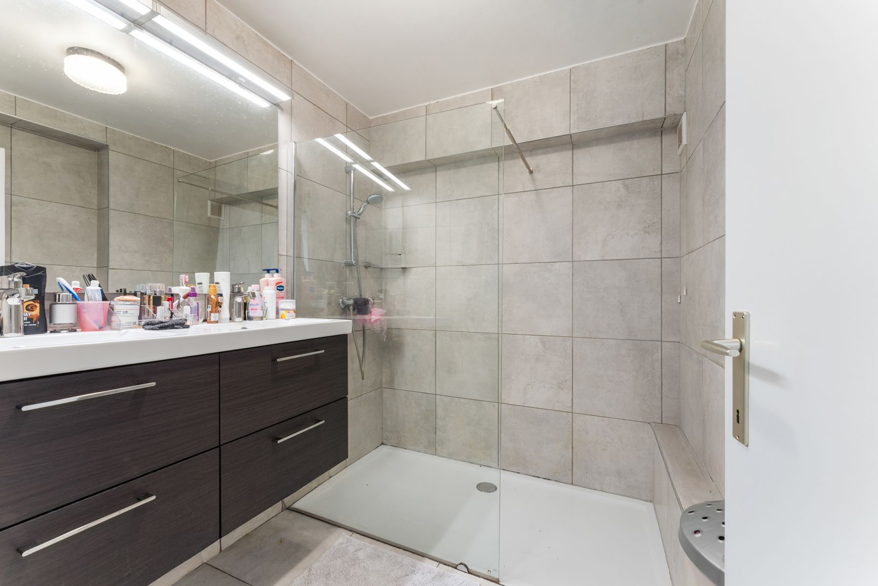 Ruim drieslaapkamerappartement in volle centrum foto 6