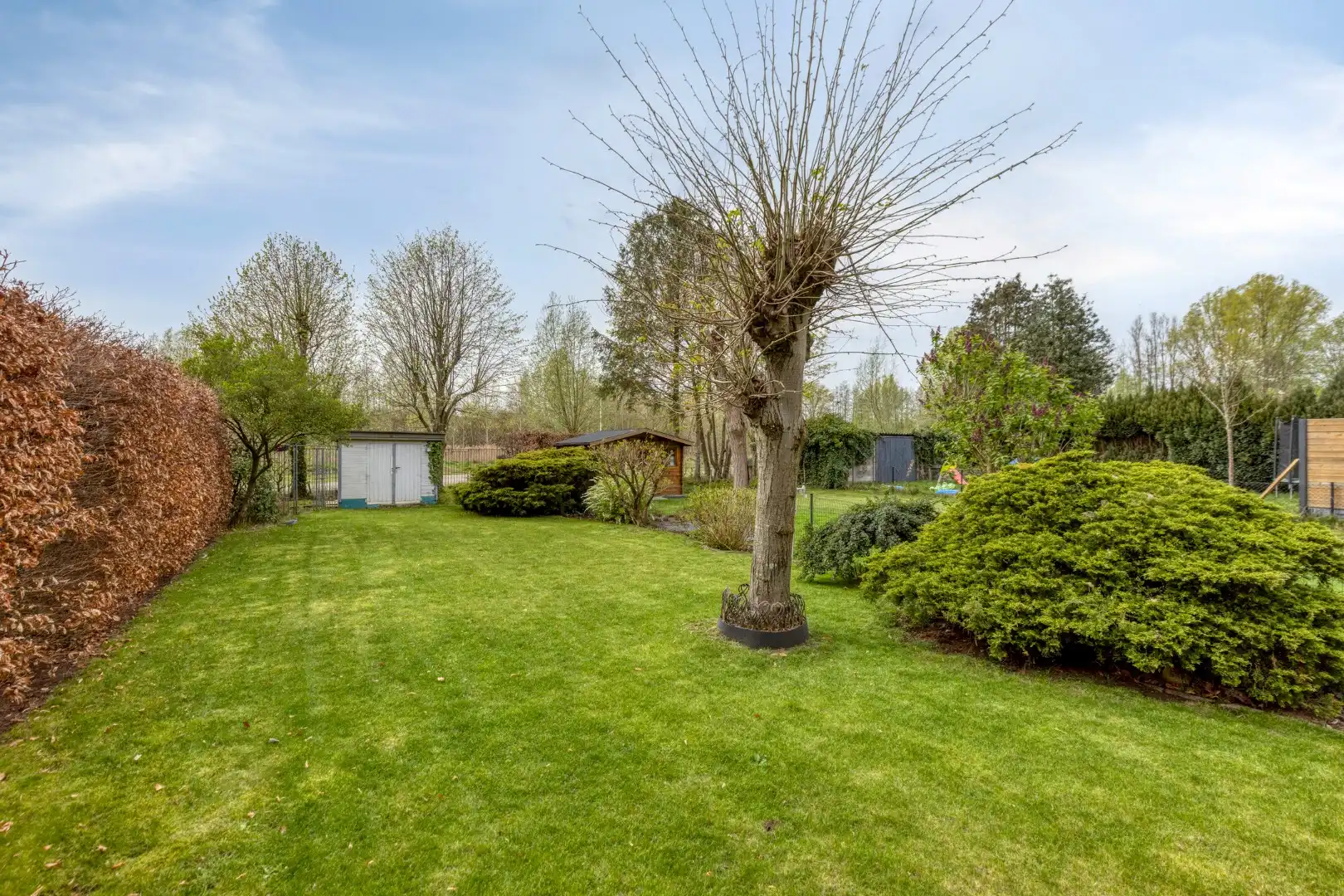 Riante gezinswoning met tuin en garage foto 18