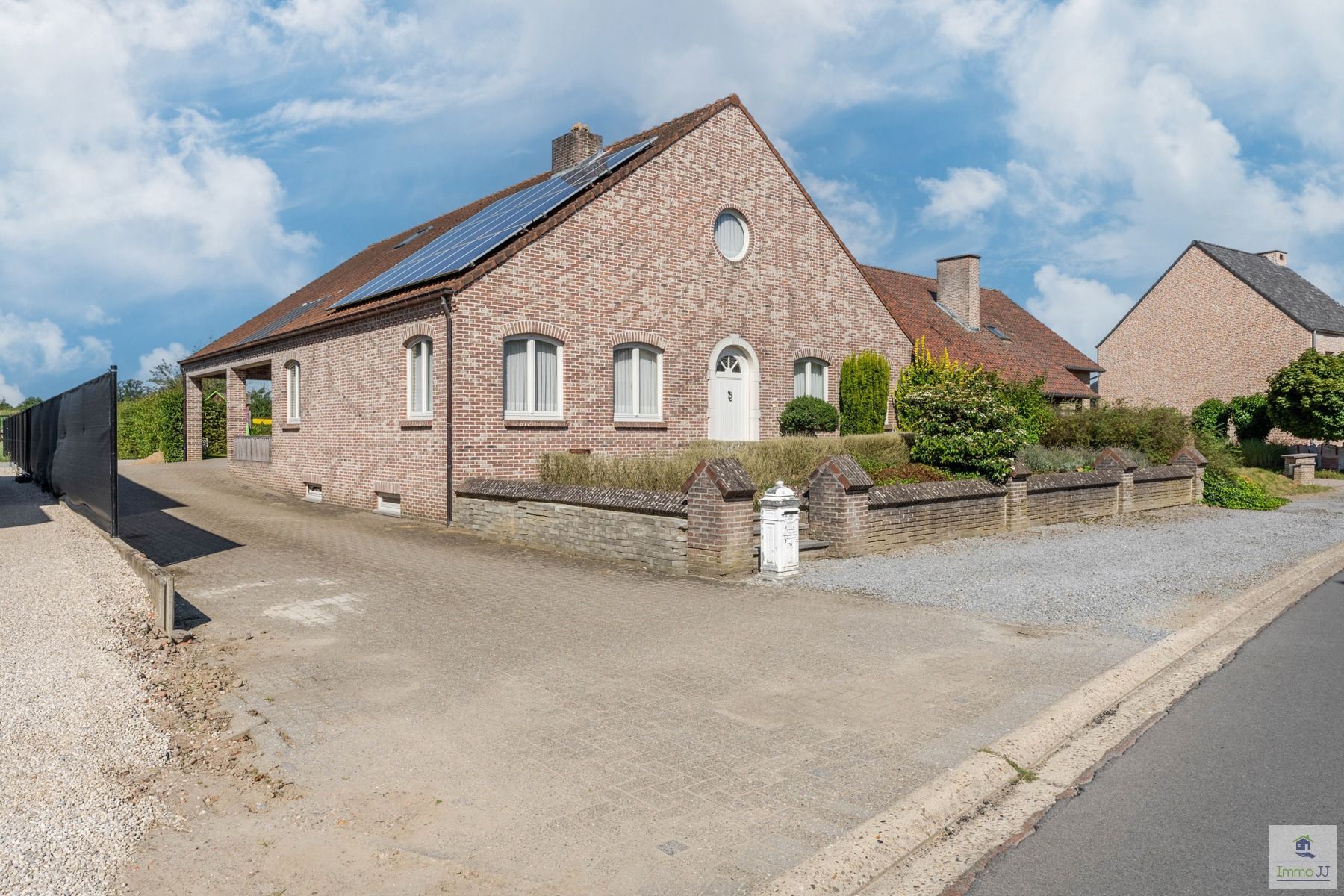 Ruime woning met weiland en volledig onderkelderd  foto 1