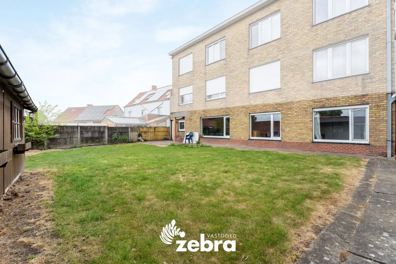 Gelijkvloers appartement met drie slaapkamers, tuin en garage te Tielt! foto 13