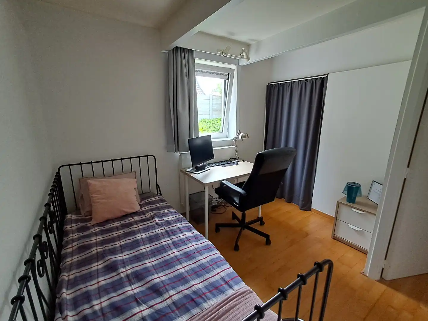 Charmante bungalow te huur in Dudzele foto 13