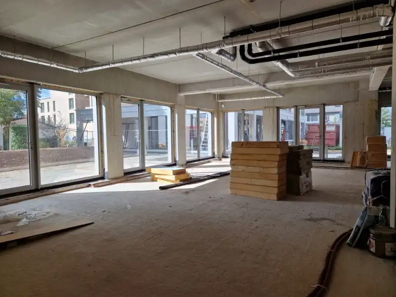 Centraal gelegen nieuwbouw handelsgelijkvloers (160m²) met gezellig terras (130m²) op een TOPlocatie! foto 11